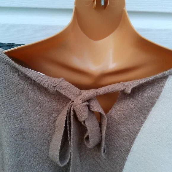 BLUE PEPPER SWEATER SIZE SM-MED - Picture 2 of 5